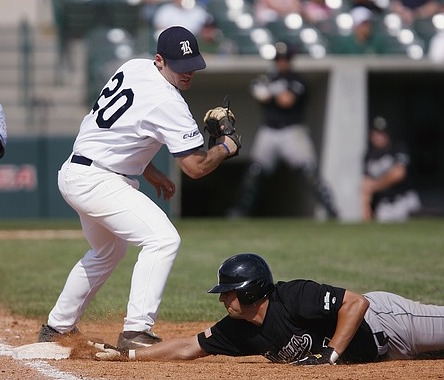 Tips on diving back to first base :